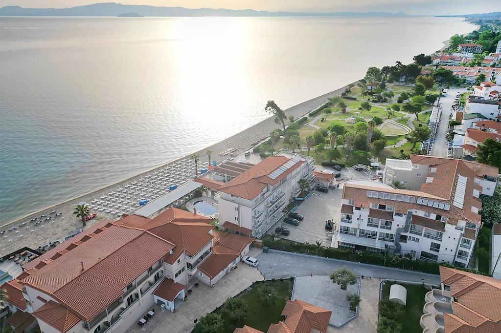 Hanioti Grandotel Exterior photo